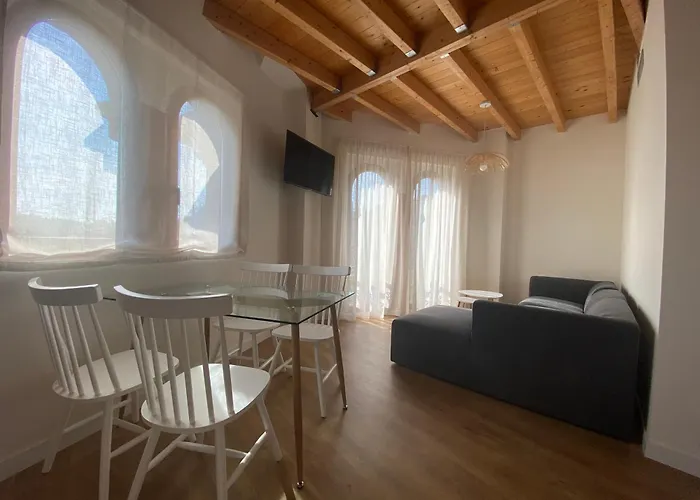 Apartamentos Palacio Alemar